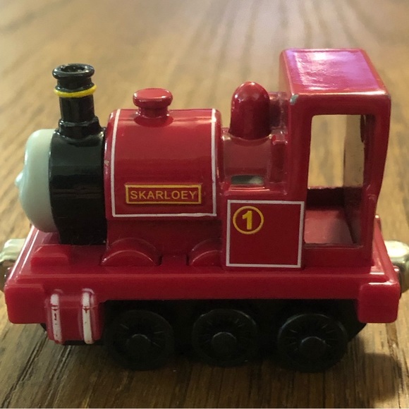 “SKARLOEY” Thomas and Friends Take N Play Take Along - Picture 5 of 12
